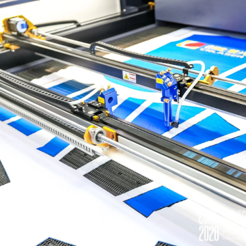 全景雙軌尋邊激光切割機(jī)